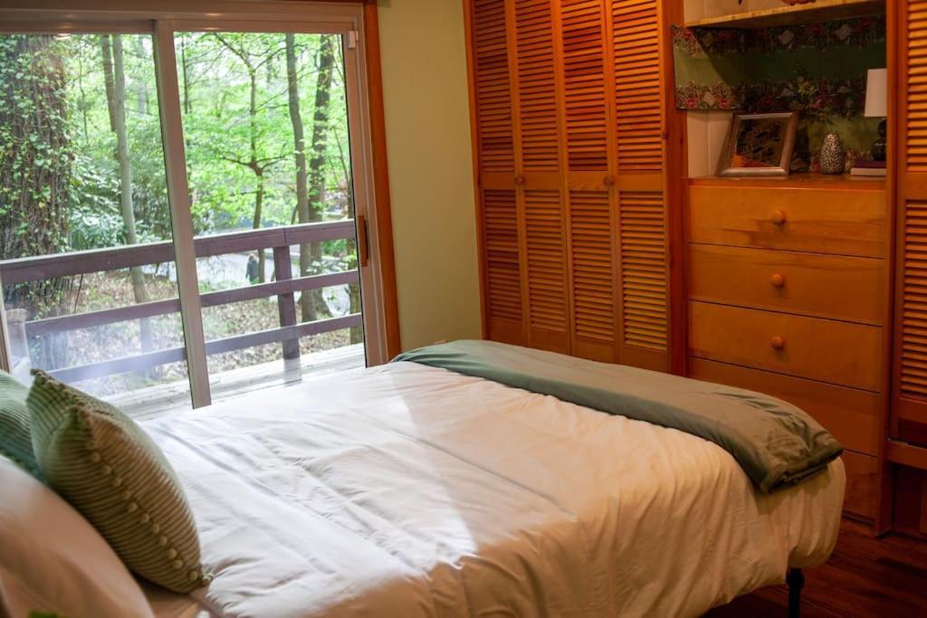 Modern Cabin With Hot Tub Grill Lake Beach Wineries Hiking Fishing And Hershey Park Family And Pet Friendly Superhosts On Ab&B Mount Gretna 外观 照片
