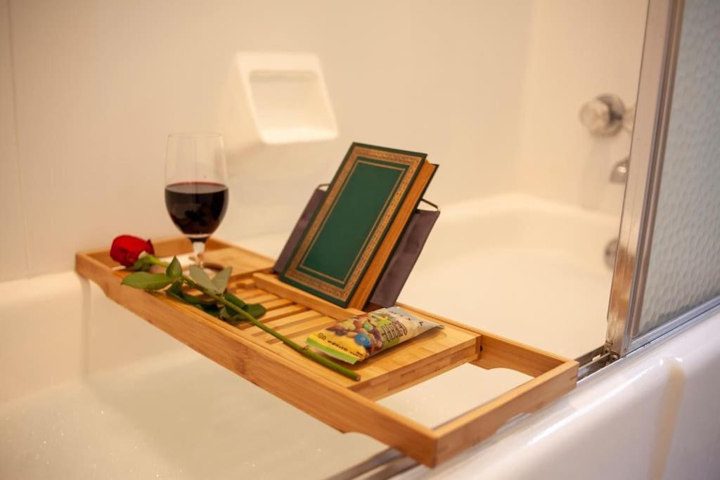 Modern Cabin With Hot Tub Grill Lake Beach Wineries Hiking Fishing And Hershey Park Family And Pet Friendly Superhosts On Ab&B Mount Gretna 外观 照片