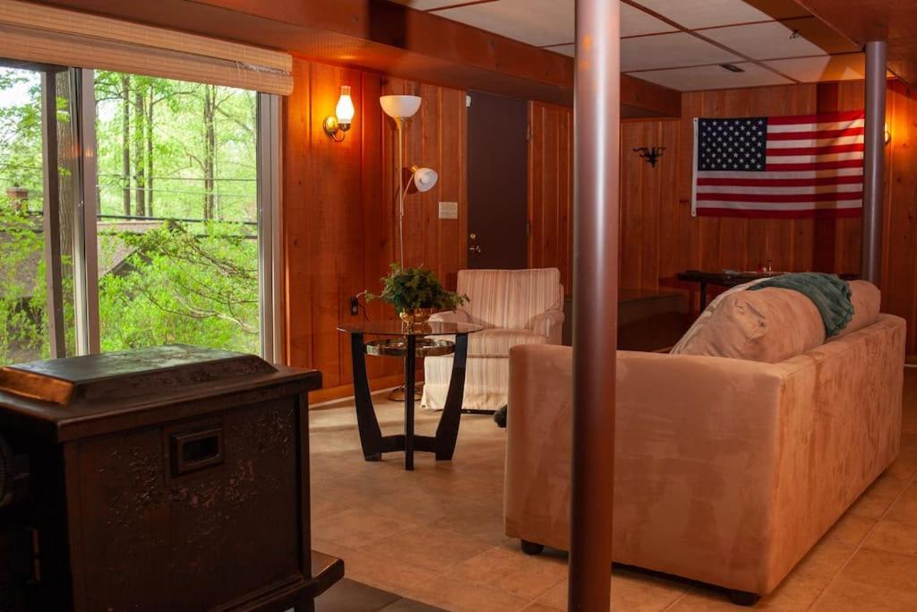 Modern Cabin With Hot Tub Grill Lake Beach Wineries Hiking Fishing And Hershey Park Family And Pet Friendly Superhosts On Ab&B Mount Gretna 外观 照片